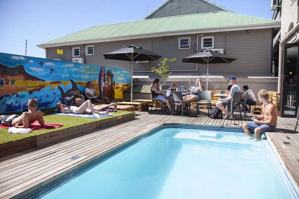 קייפטאון Never At Home Green Point מראה חיצוני תמונה The pool at the backpackers